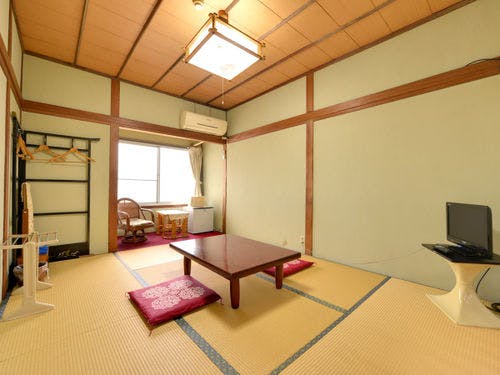 和室6畳/お部屋は2階の和室客室をご用意