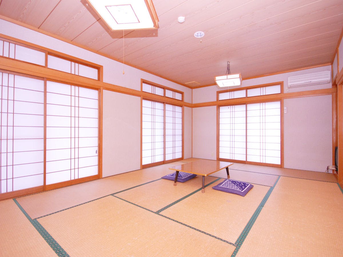 Bilik gaya Jepun 6 hingga 12 tatami.