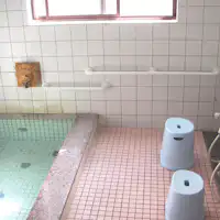 【Kolam Mandi Wanita】Terdapat satu kolam mandi untuk lelaki dan satu untuk wanita.