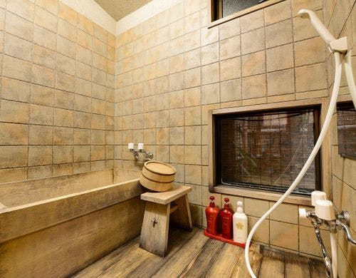 *【日本庭園を臨む客室一例】