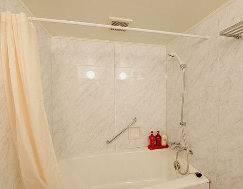 *【日本庭園を臨む客室一例】