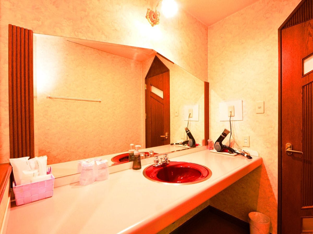 ห้องพักทุกห้องมีอ่างล้างหน้าขนาดใหญ่