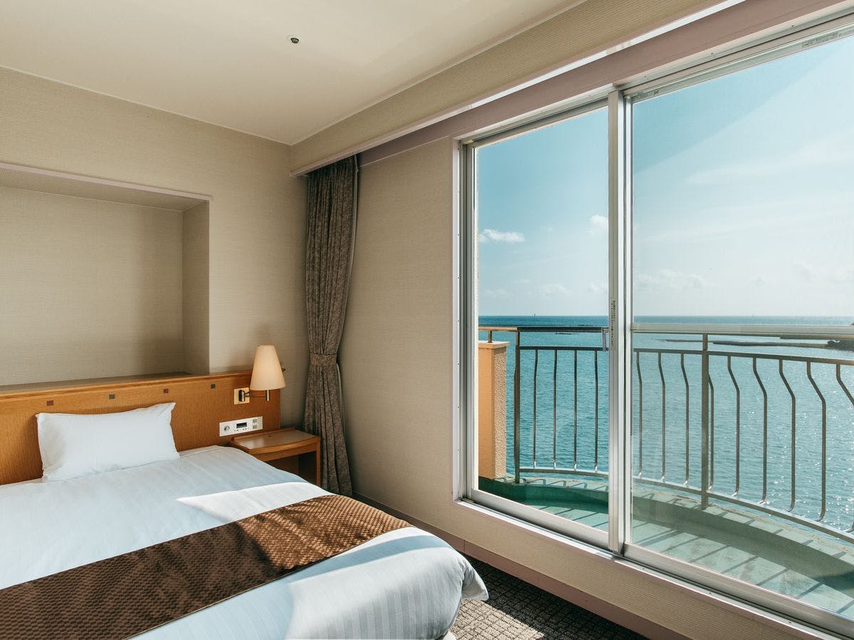 Western-style Semi-Double Room (with bath) / 19m²