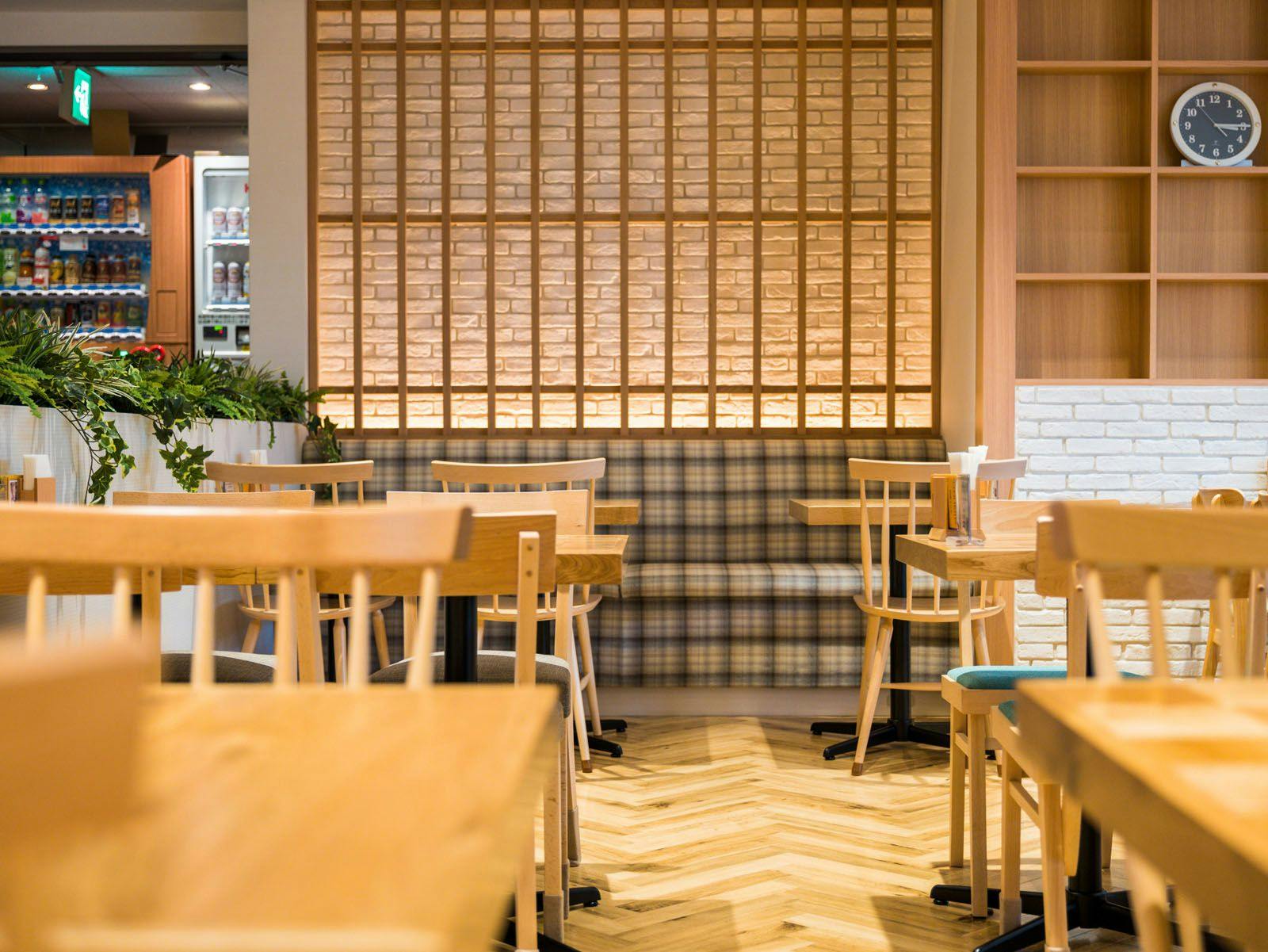 เลานจ์โลฮาสที่เปี่ยมไปด้วยแสงแดดยามเช้า