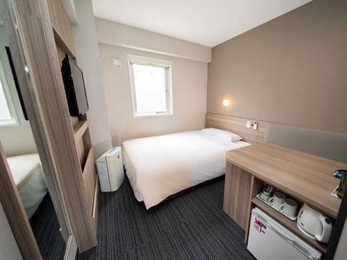 広々ベッドでごゆっくりお寛ぎ頂けます