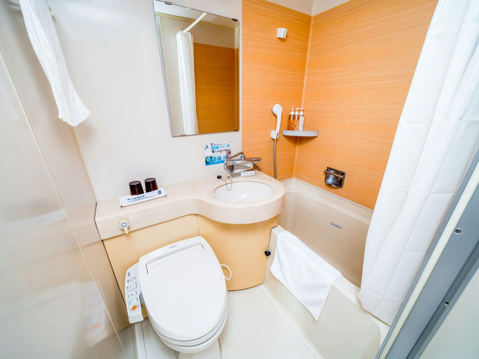 Semua Bilik dilengkapi dengan bilik mandi unit.