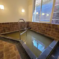 〔욕실〕석주 기와 타일로 마감된 욕실입니다.