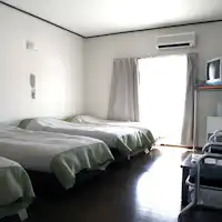 *【ห้องพัก (ตัวอย่าง)】สี่เตียง