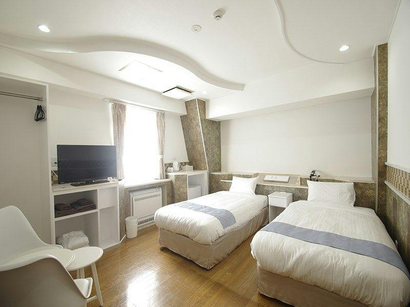 Hotel Aimore Yokohama Isezakicho