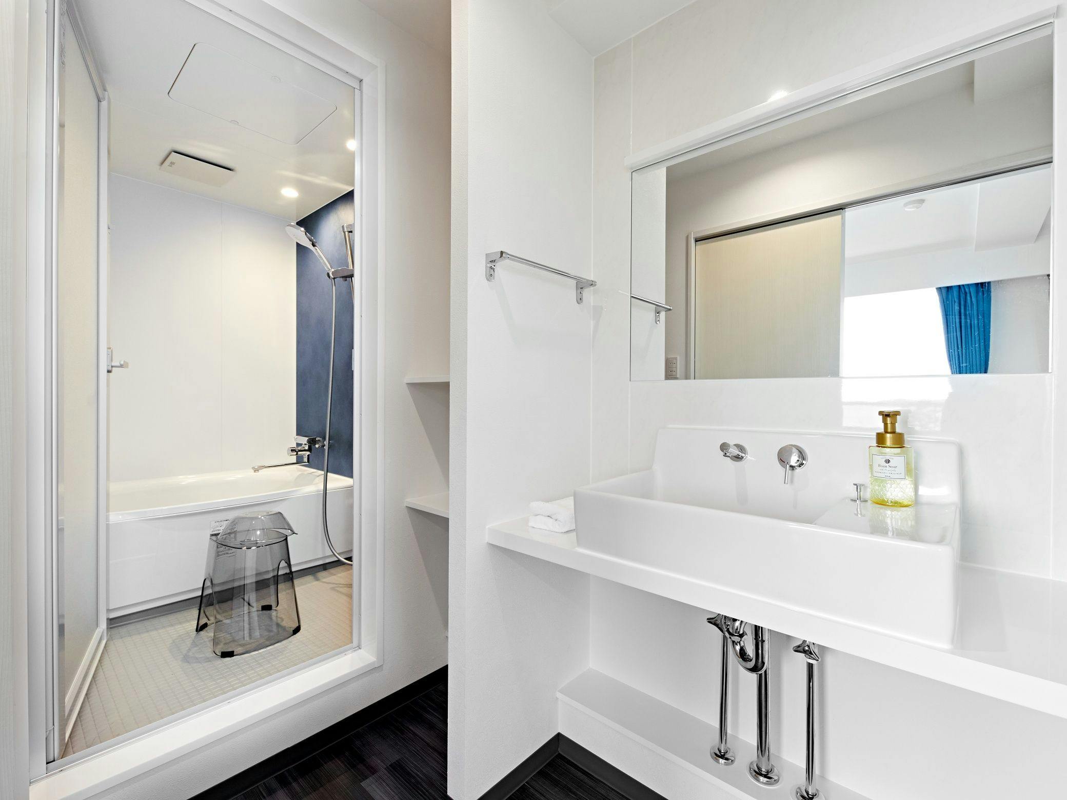 【ห้องดีลักซ์】อ่างล้างหน้า