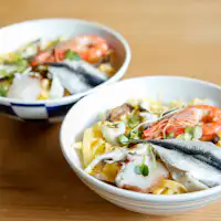 Plan with meals in a round box.