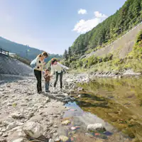 Sungai jernih Kishi di hadapan Kemudahan