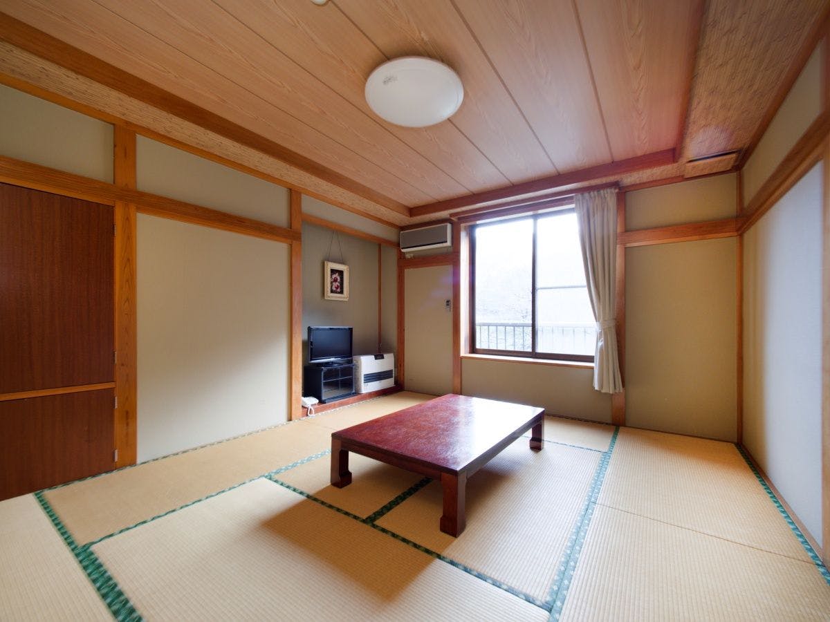 ■ "와실 10조" 화장실 포함 넓은 객실