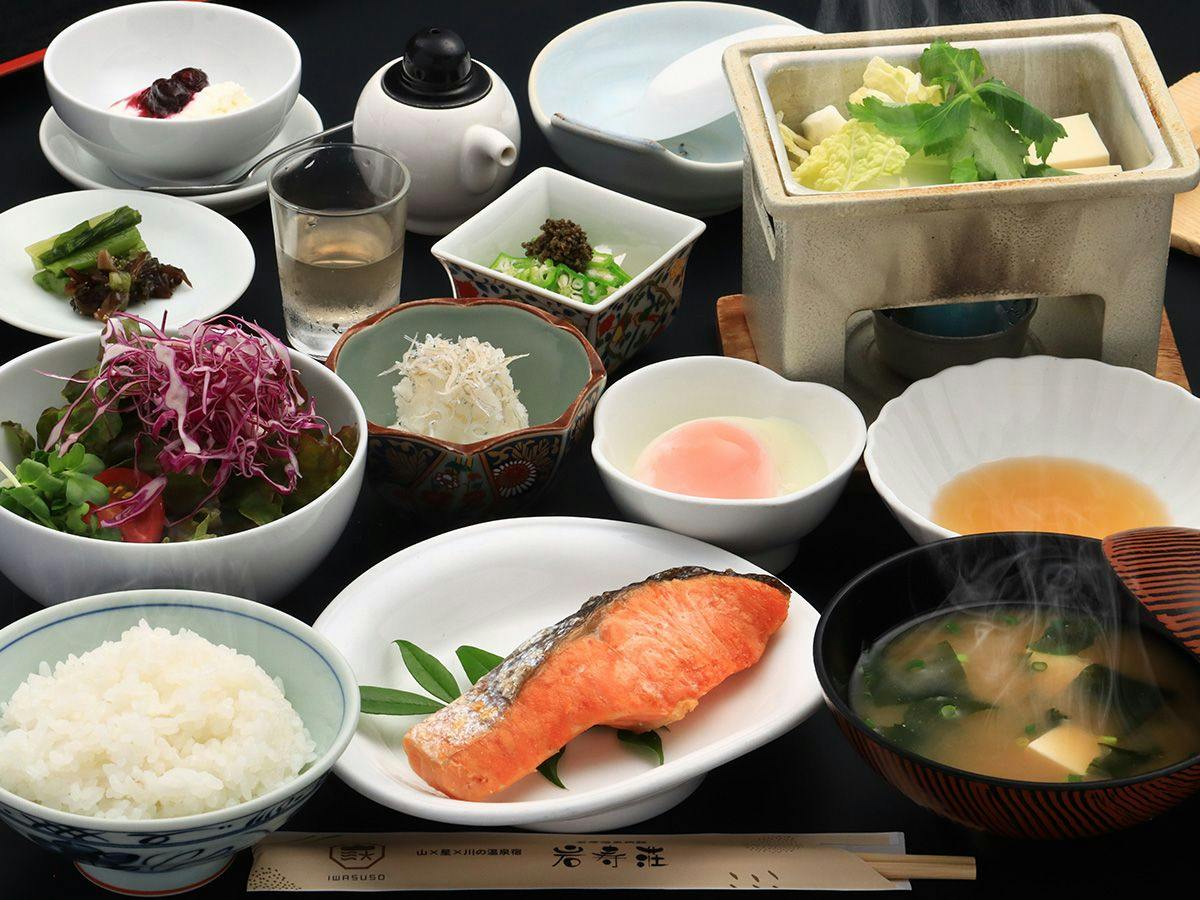 Iwasuso - Mountain, Star, and River Onsen Inn
