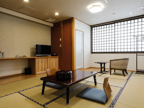 【禁烟】本馆 山侧和室