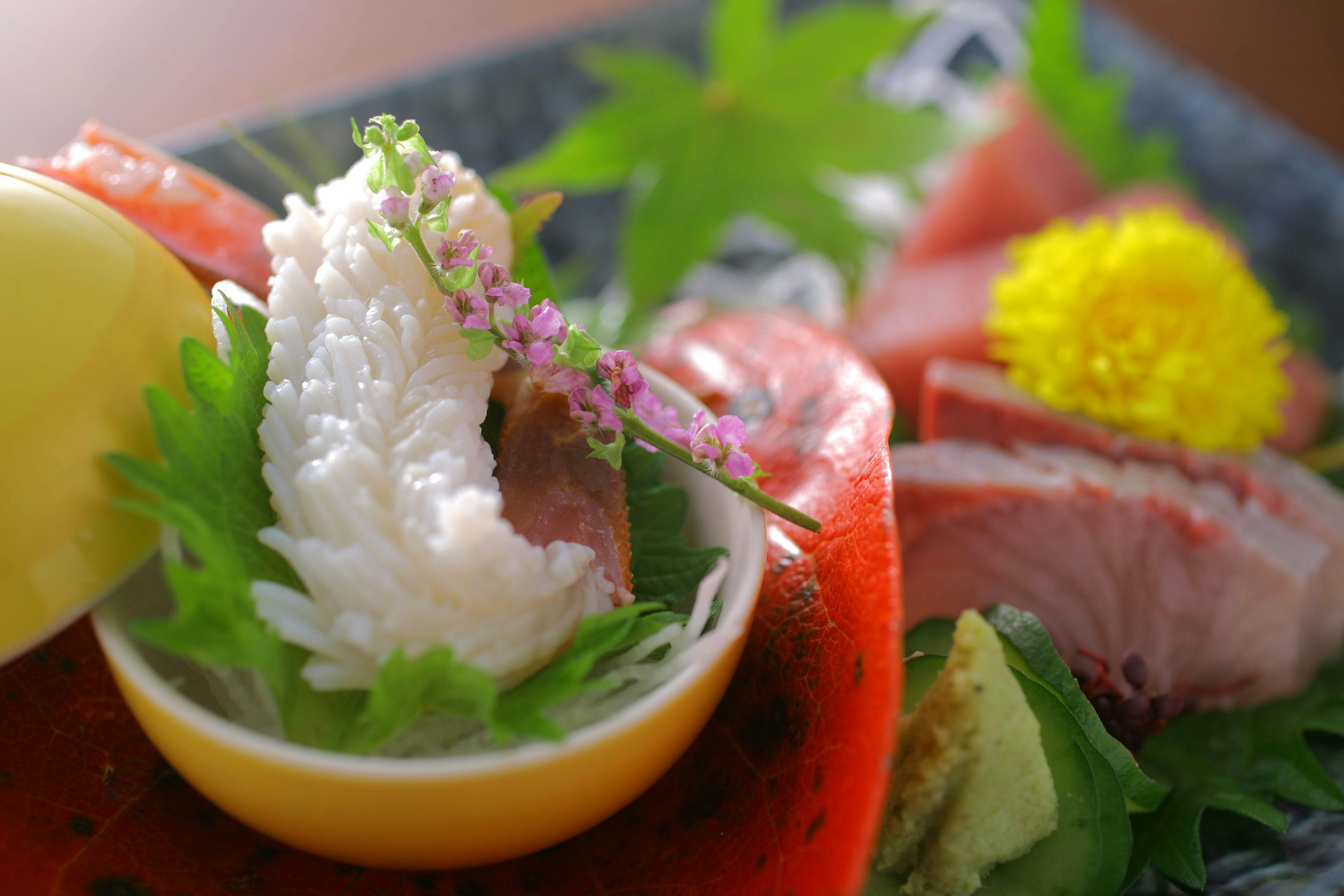 花开，活像螃蟹。