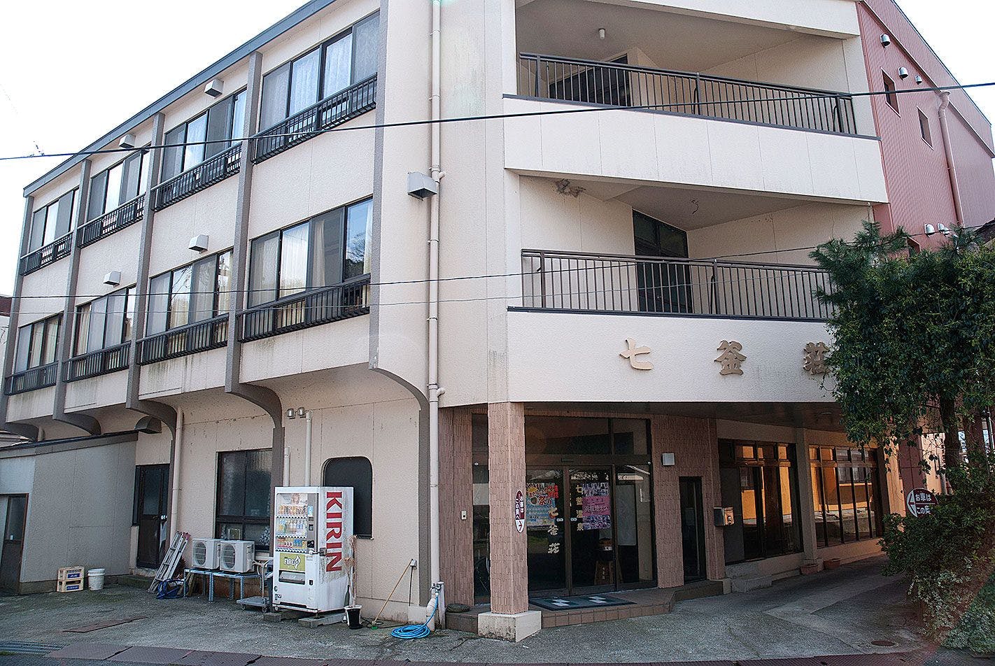 ทัศนียภาพภายนอกของ Nanakama-sou