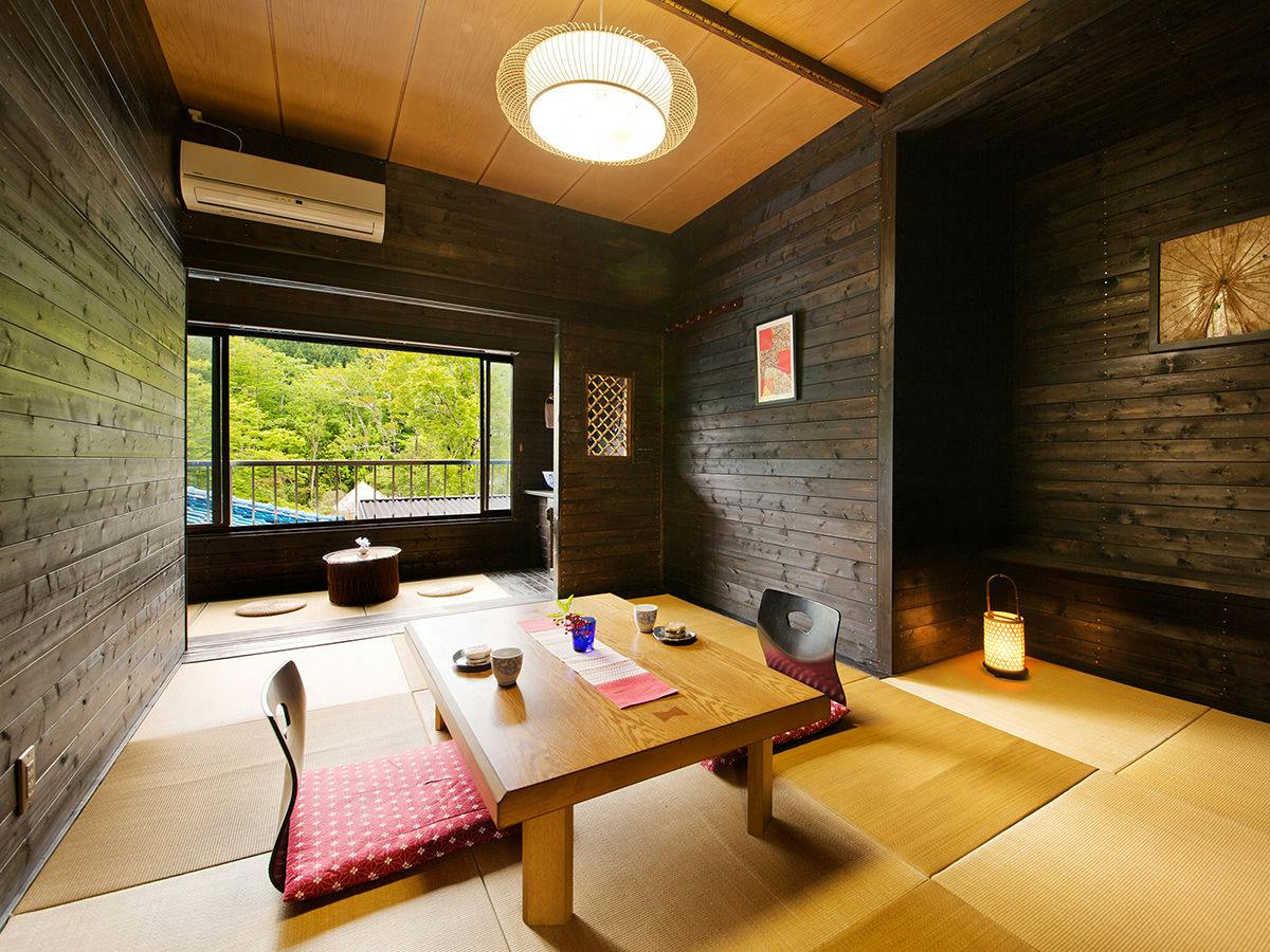 Ryokan & Glamping Resort: The Inn Where the Sound of Deer Echoes - Hanazansui