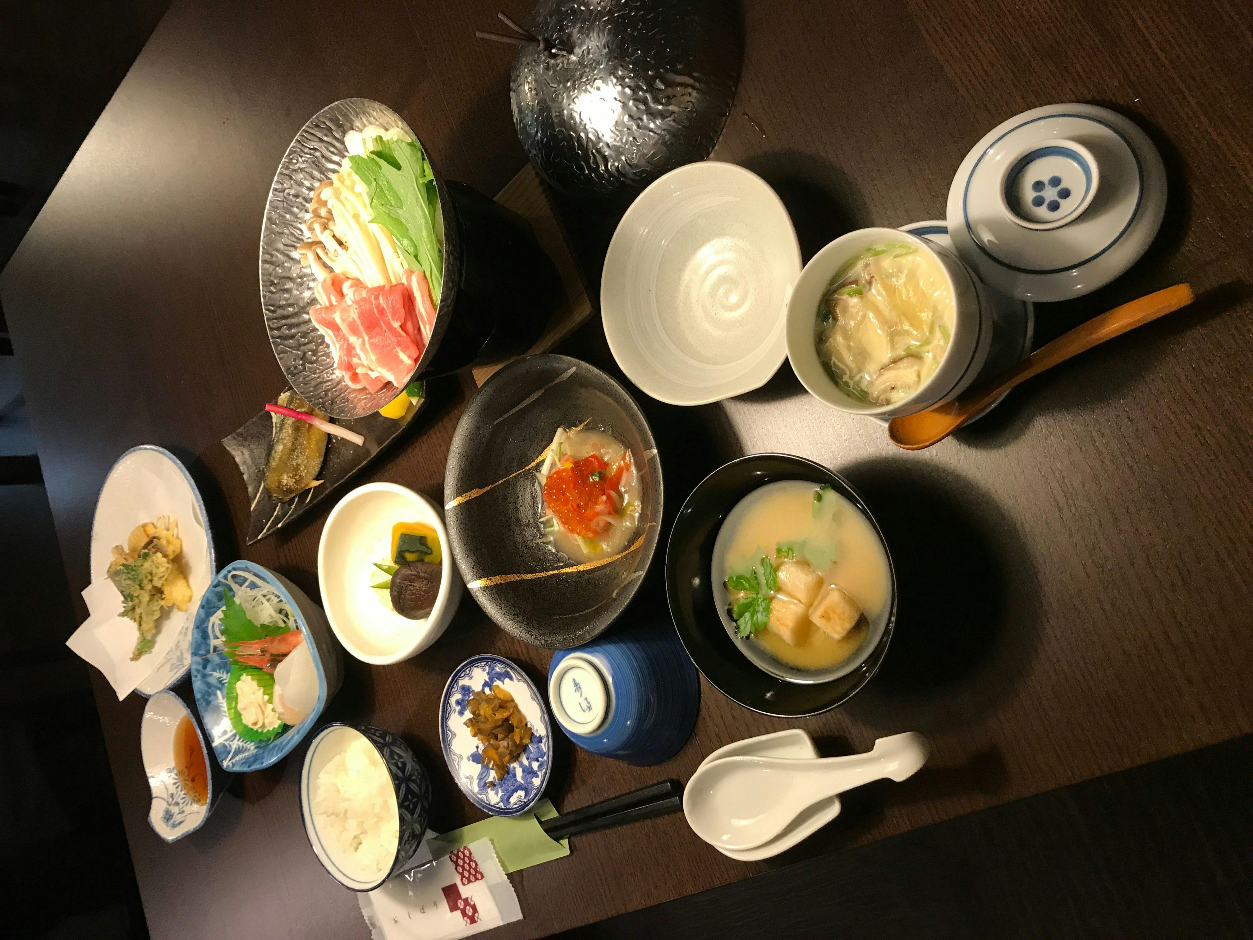 Ini adalah makan malam yang mendapat ulasan baik.