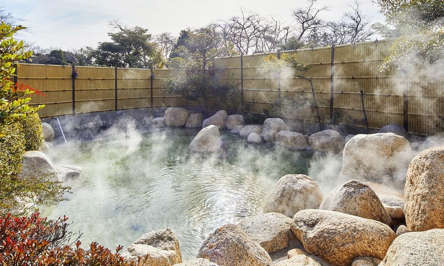 大型露天溫泉「和之湯」