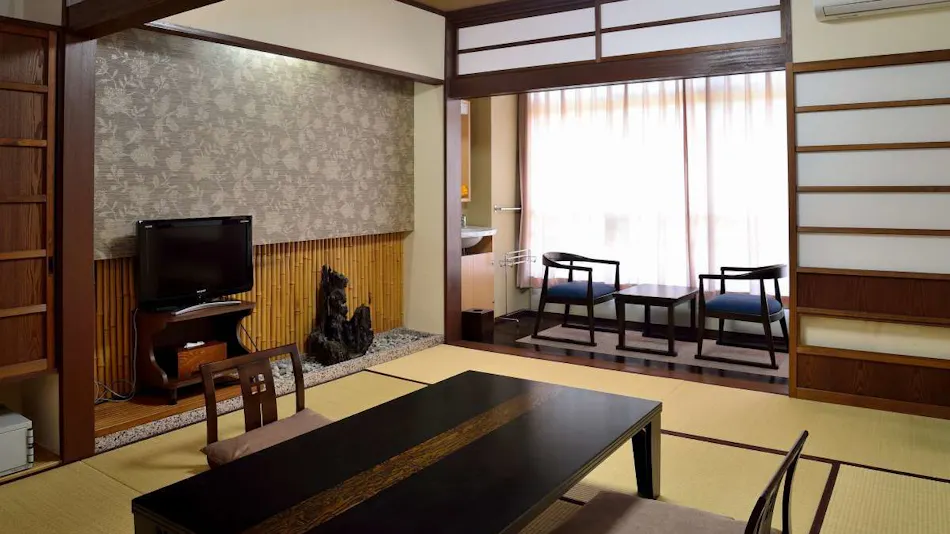 Kiraku: The Inn of Toki Legend and Open-Air Bath