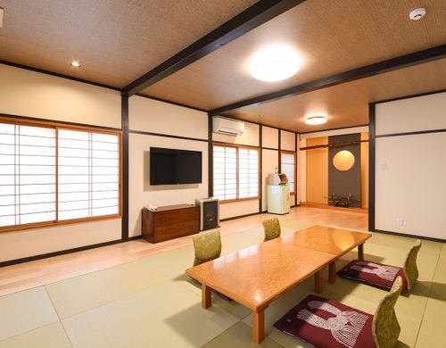 *【部屋】和室15畳トイレ付：床の間