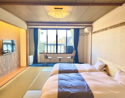 【東館】和洋モダン10帖＜湖側＞