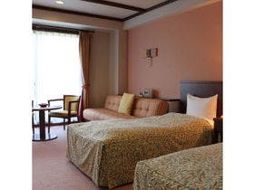 森のリゾート　ホテルシェーネスハイム金山