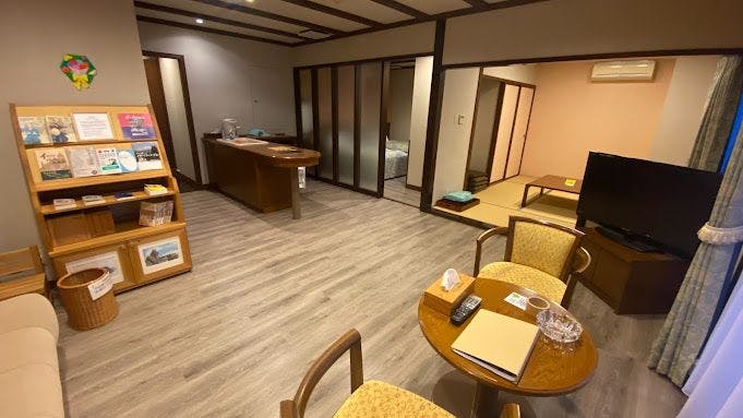 Pet-friendly, Spacious Deluxe Family Room