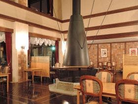 森のリゾート　ホテルシェーネスハイム金山