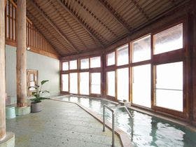 森のリゾート　ホテルシェーネスハイム金山