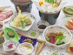 森のリゾート　ホテルシェーネスハイム金山