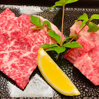 เซนไดกิว A5 สันนอก และ ยามากาตะกิว A5 สะโพก