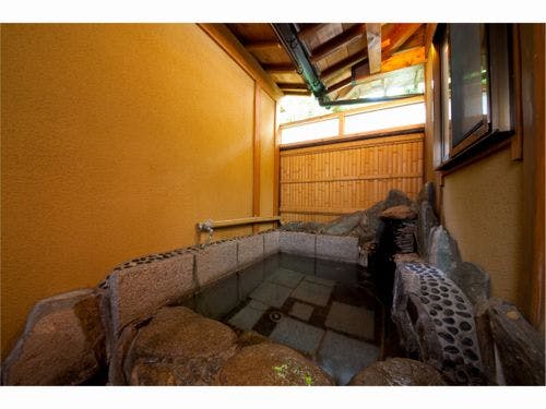 半露天風呂付離れ客室【つばき】８畳+６畳