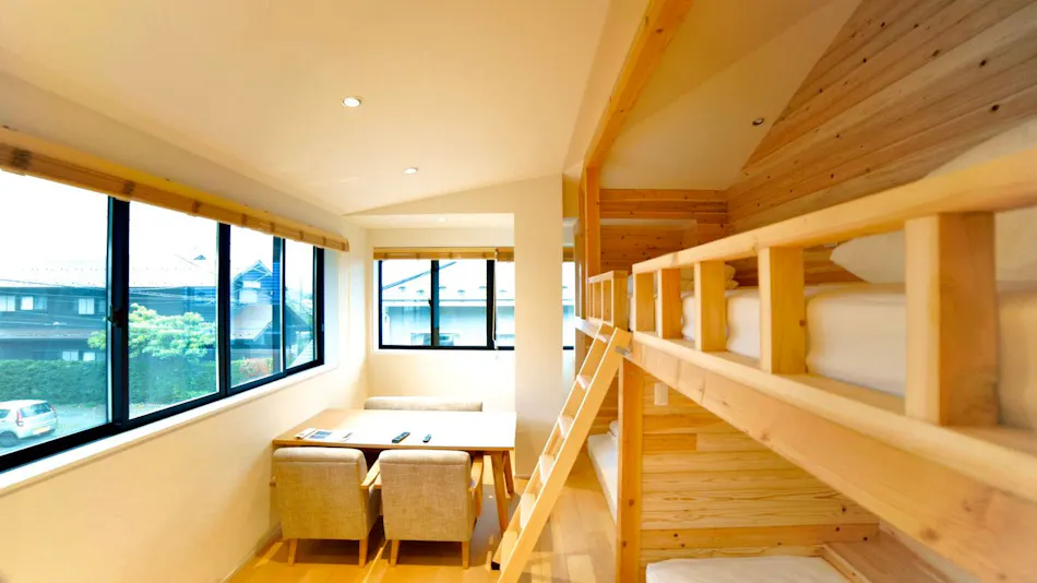 Dot Hostel & Bar
