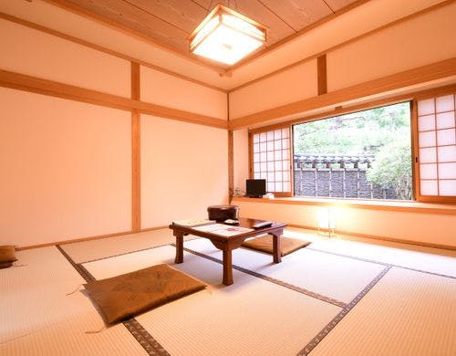 西書院（和室８畳）