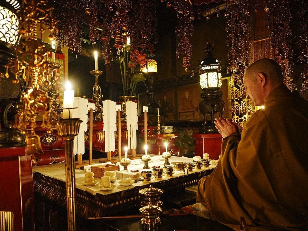 การปฏิบัติธรรมตอนเช้า