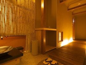 石和温泉　蒼き木々に風渉り水澄む銘庭の宿　ホテル甲子園