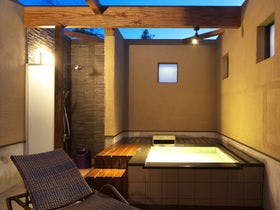 石和温泉　蒼き木々に風渉り水澄む銘庭の宿　ホテル甲子園