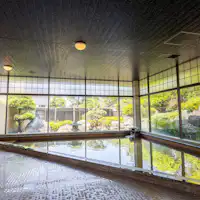 น้ำพุร้อนอ่างอาบน้ำขนาดใหญ่