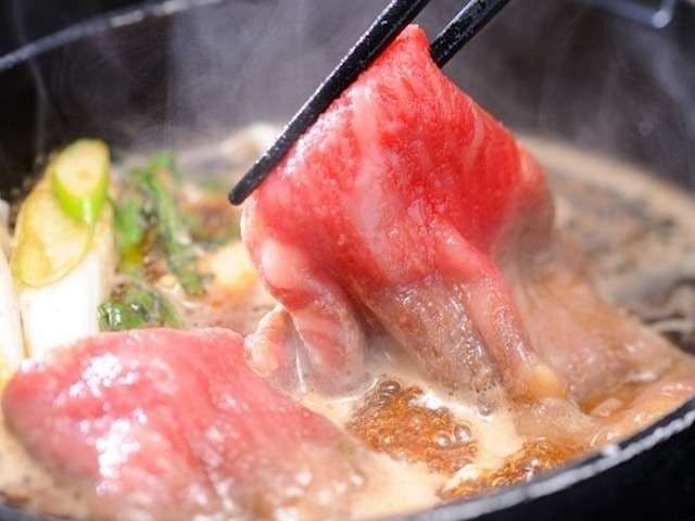 สุกี้ยากี้สุดหรูบนเตาตั้งโต๊ะ