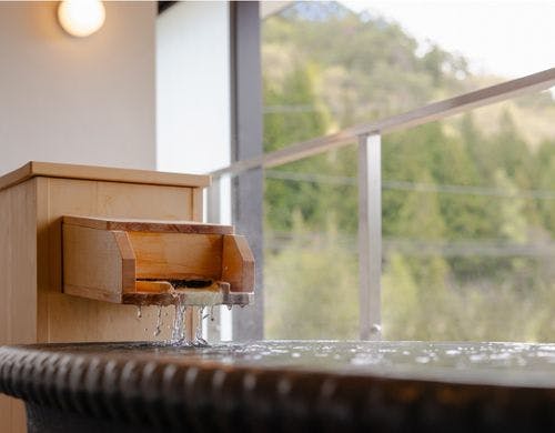 ＜吾妻＞木を基調とした和モダンルーム