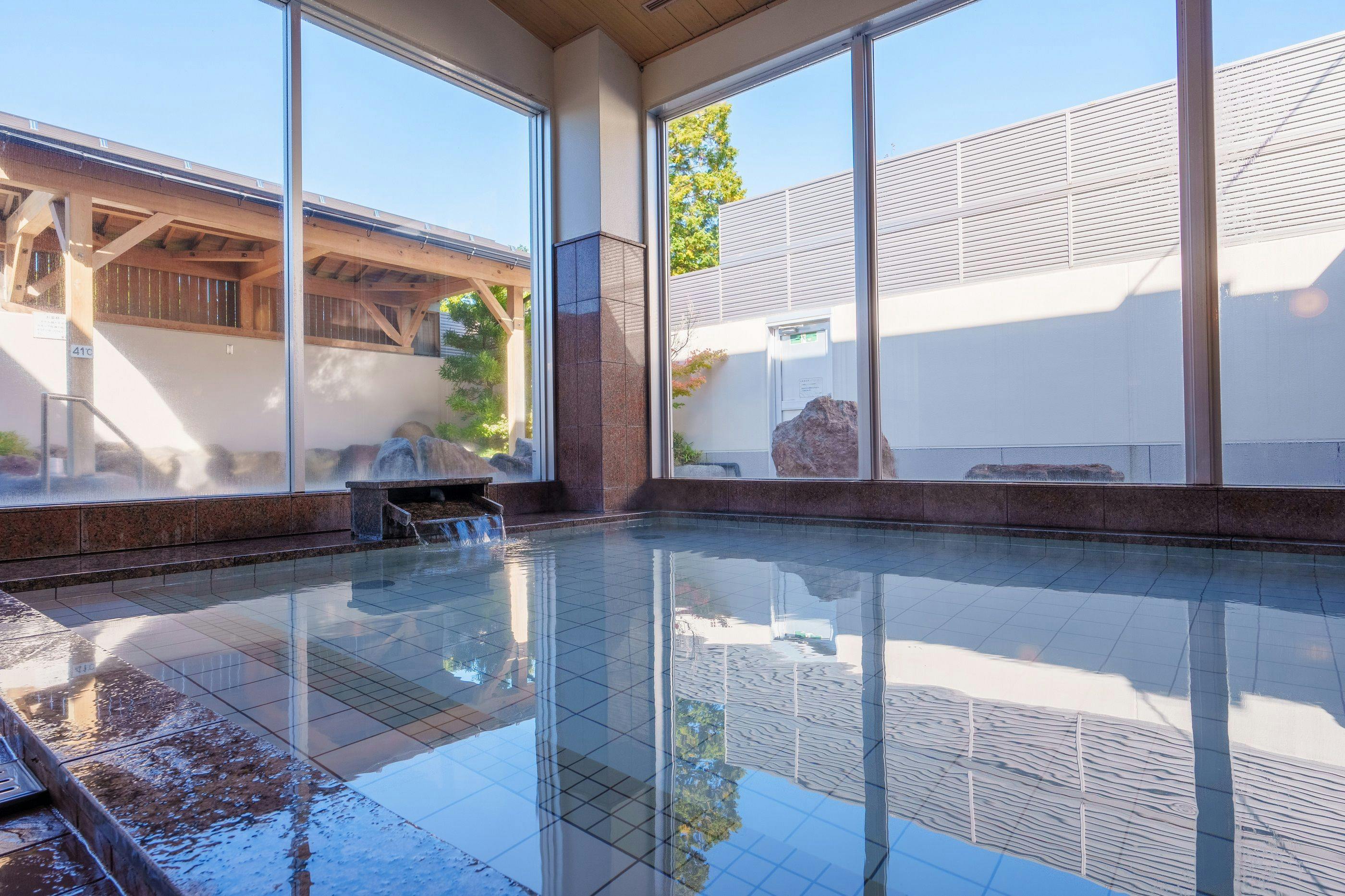 อ่างอาบน้ำผ่อนคลายโคโต "น้ำพุแห่งความสุข"