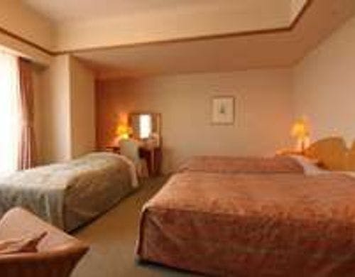 別館ツインルームに簡易ベッドを１台追加