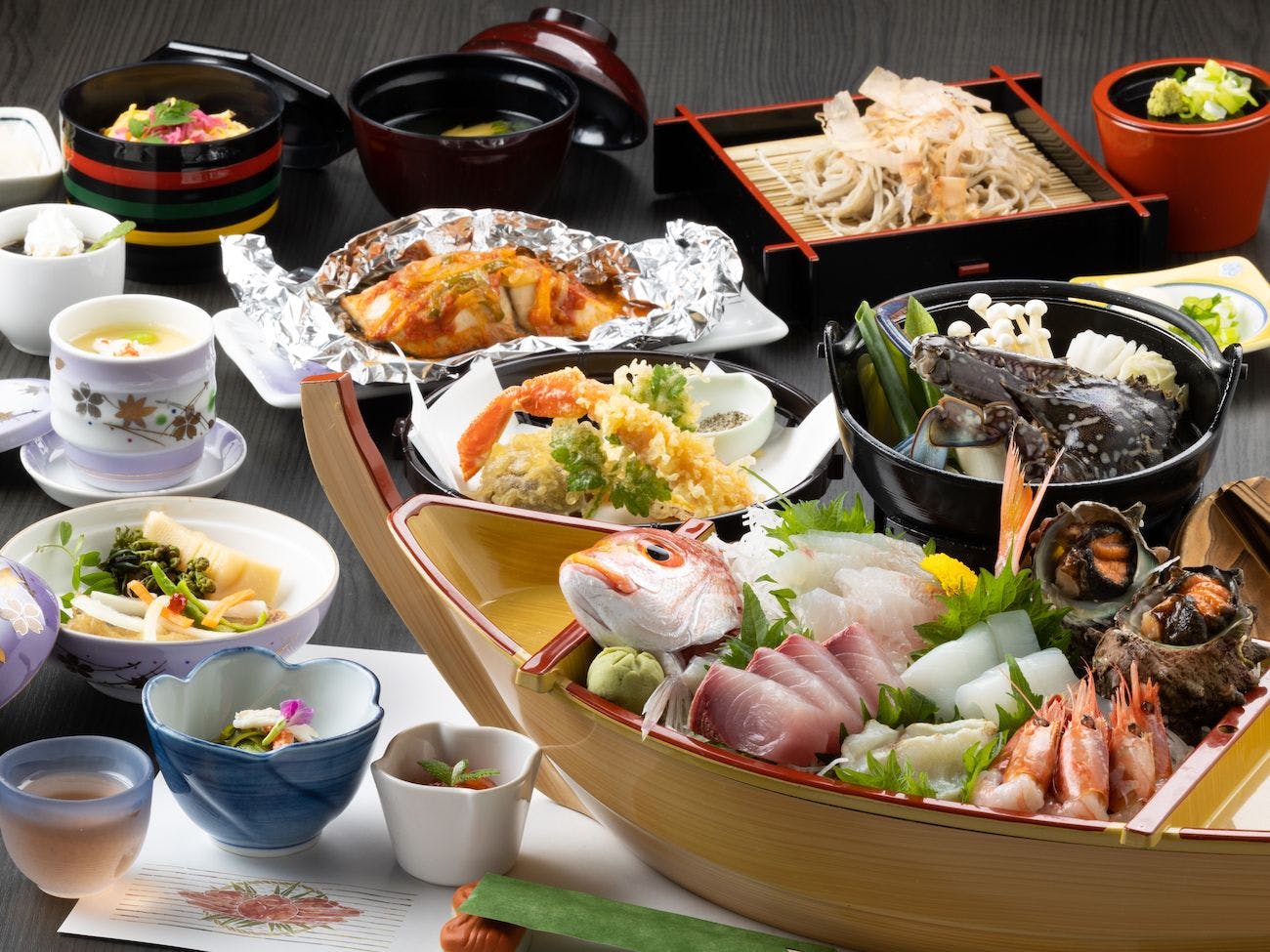 Pelan jamuan dengan hidangan bot ikan segar tempatan dari Tango.