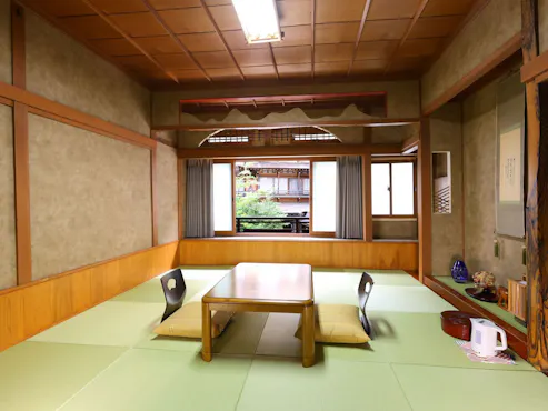 【Sisi Jalan Mata Air Panas ■ Kamar Gaya Jepang 8 Tatami】