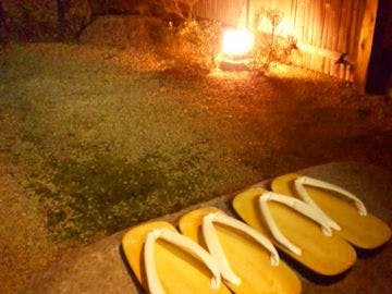 สวนเล็กๆ บนชั้น 1 ของฮานามิกิ.