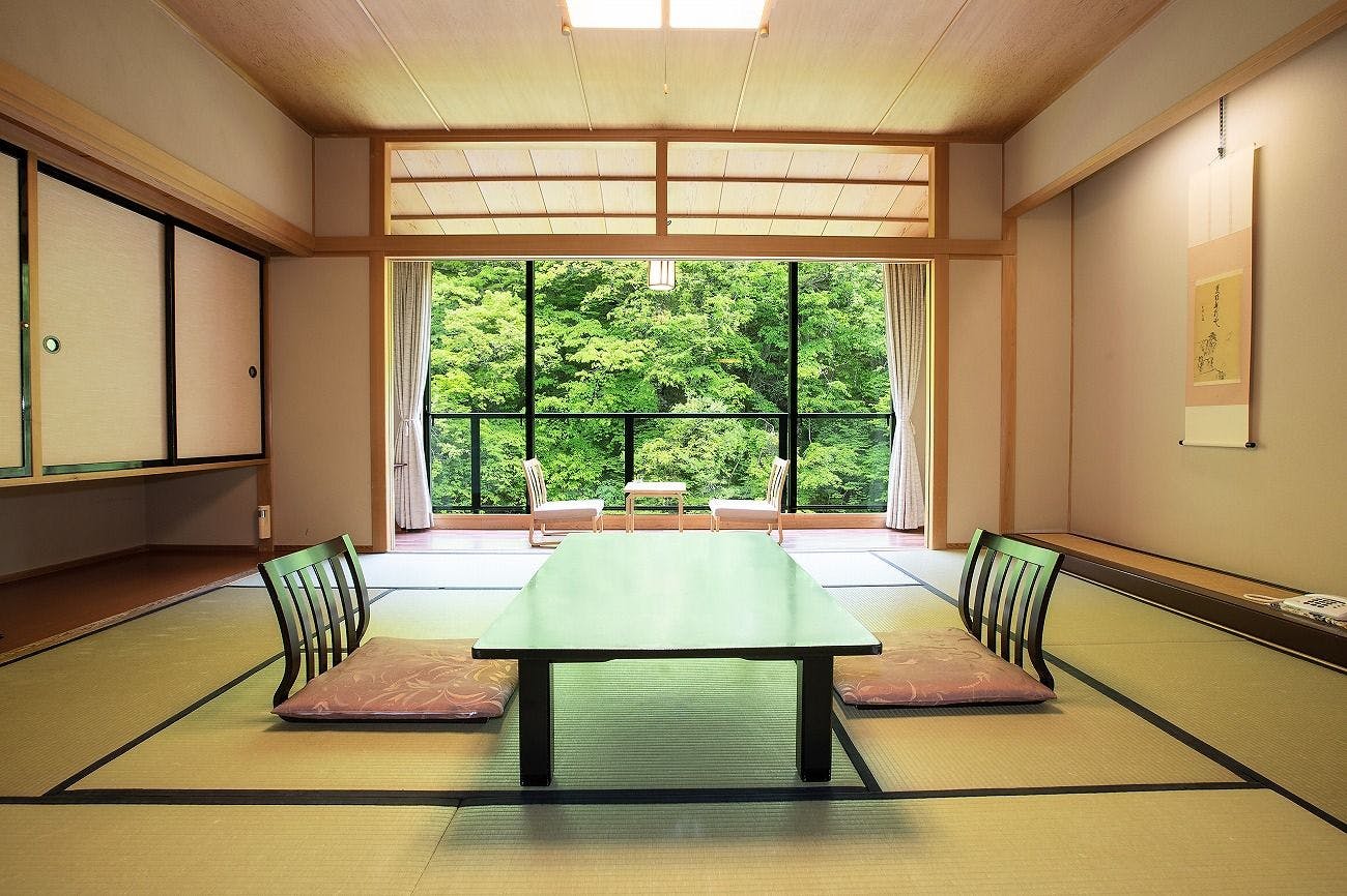 ห้องพักสไตล์ญี่ปุ่นใหม่ 12.5 + 4.5 เสื่อทาทามิ พร้อมห้องอาบน้ำและห้องสุขา