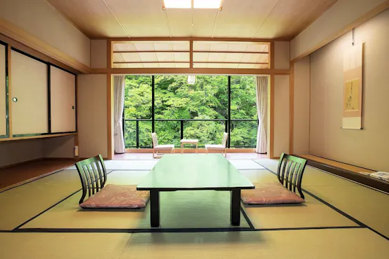 ห้องพักสไตล์ญี่ปุ่นใหม่ 12.5 + 4.5 เสื่อทาทามิ พร้อมห้องอาบน้ำและห้องสุขา