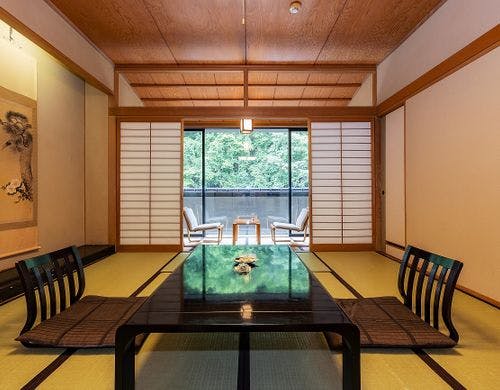 本館10畳バス・トイレ付和室